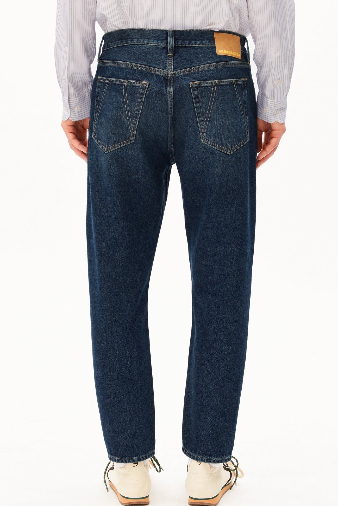 ARMEDANGELS-Maakxy Relaxed Tapered Jeans-Moonstone-BACKYARD