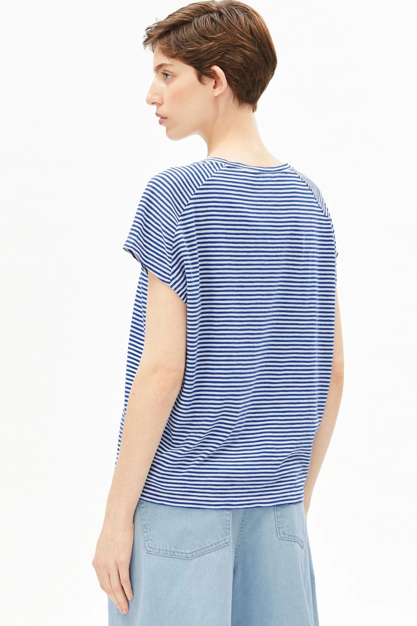 ARMEDANGELS - Slub Jersey Stripe - Oatmilk Dynamo Blue - BACKYARD