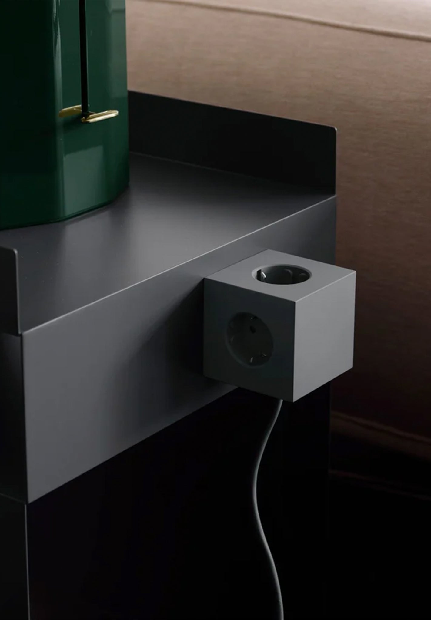 AVOLT - Square 1 USB - C & Magnet - Oak Green - BACKYARD