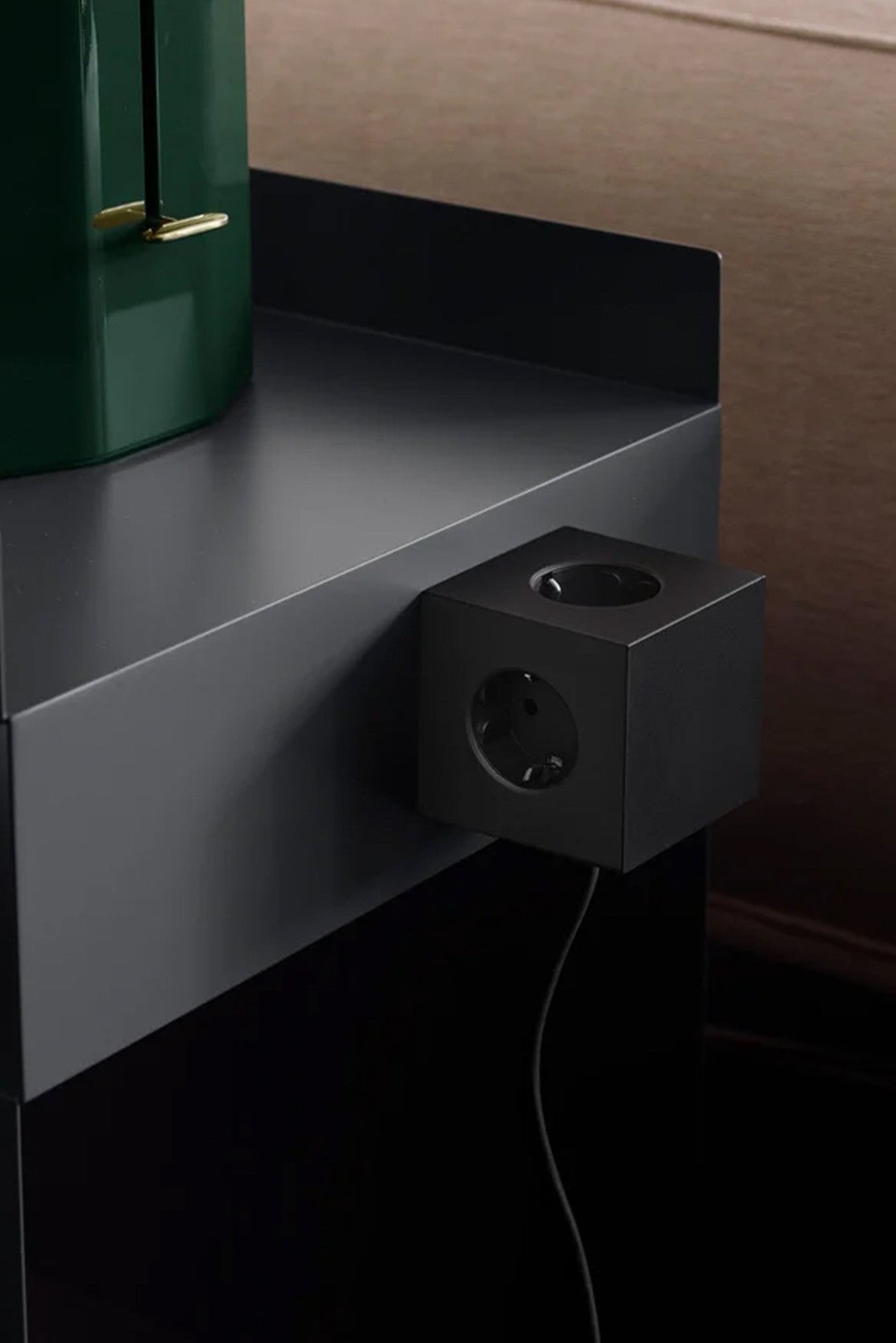 AVOLT - Square 1 USB - C & Magnet - Stockholm Black - BACKYARD