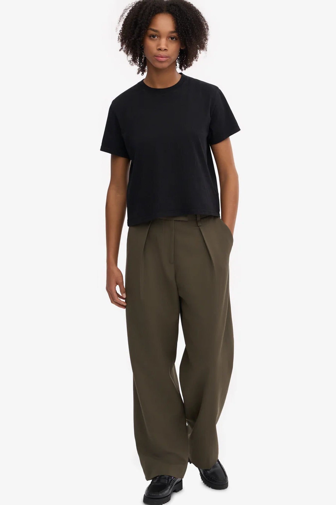 COLORFUL STANDARD - Organic Boxy Crop Tee - Deep Black - BACKYARD