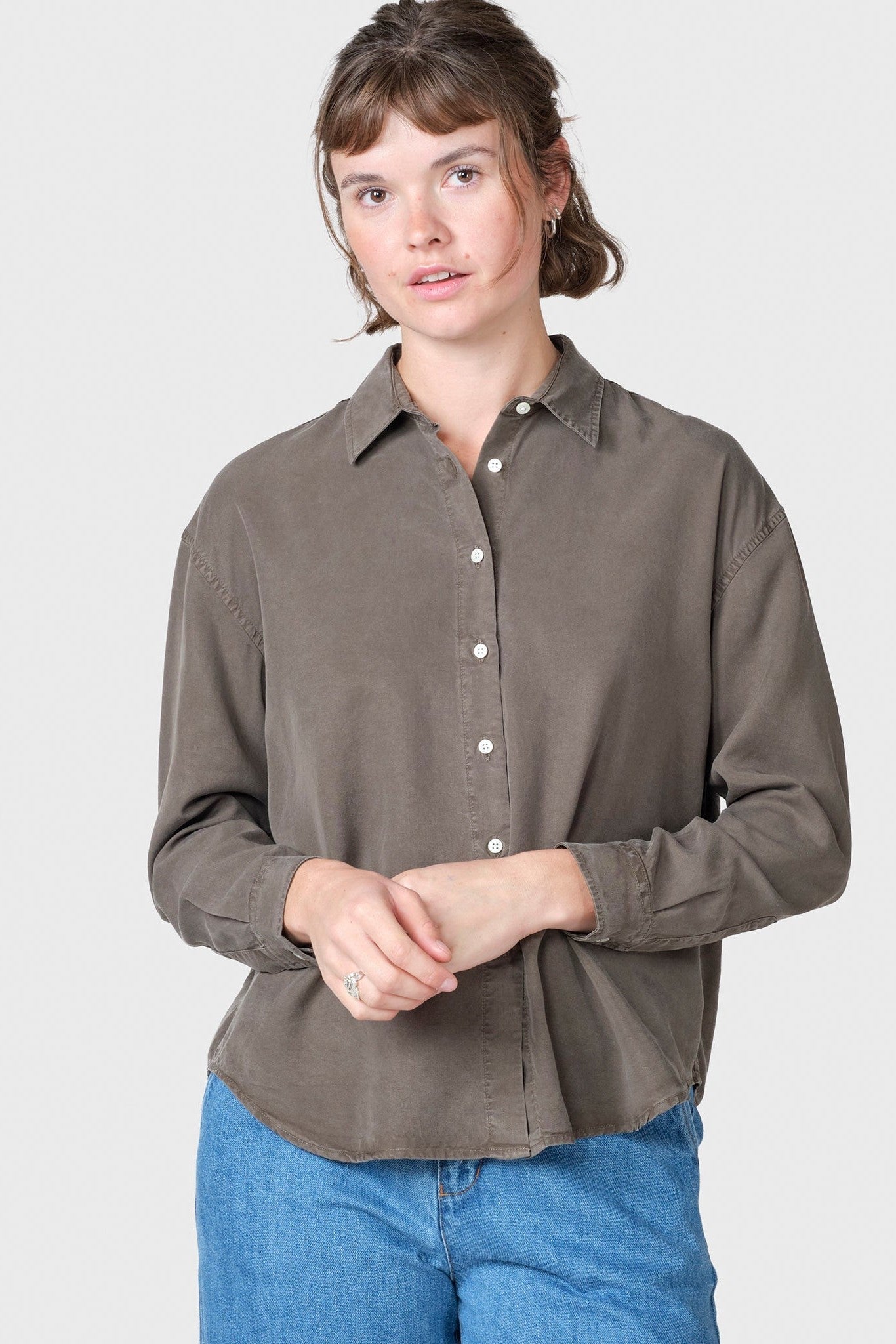 KLITMOLLER COLLECTIVE - Ofelia Short Shirt - Taupe - BACKYARD