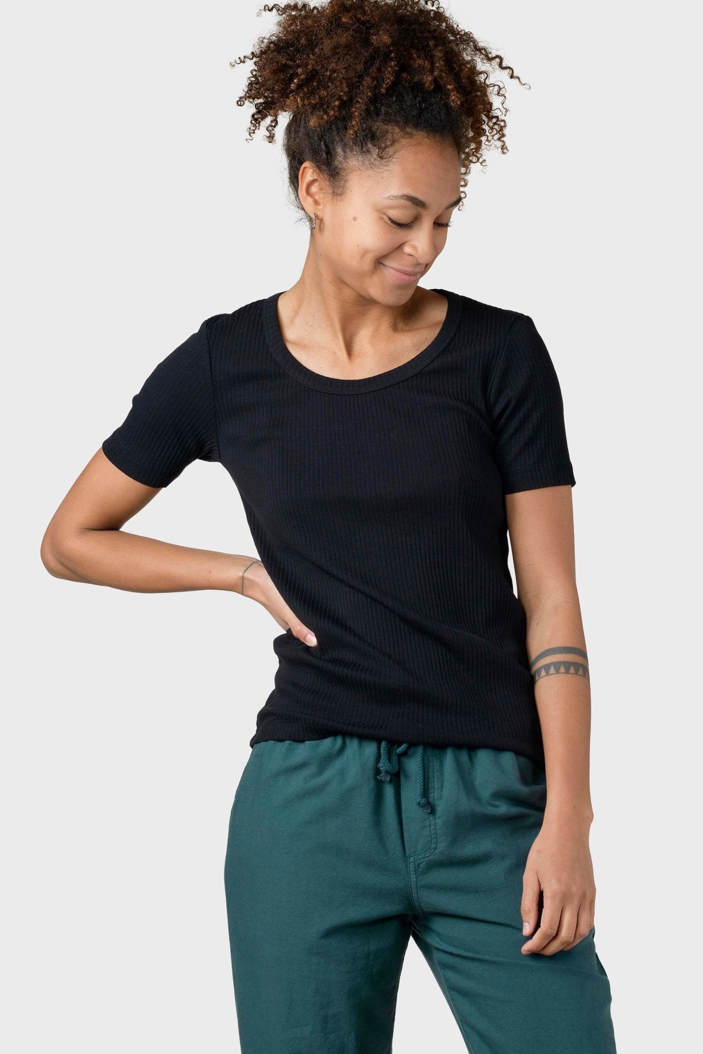 KLITMOLLER COLLECTIVE - Rib Tee - Black - BACKYARD