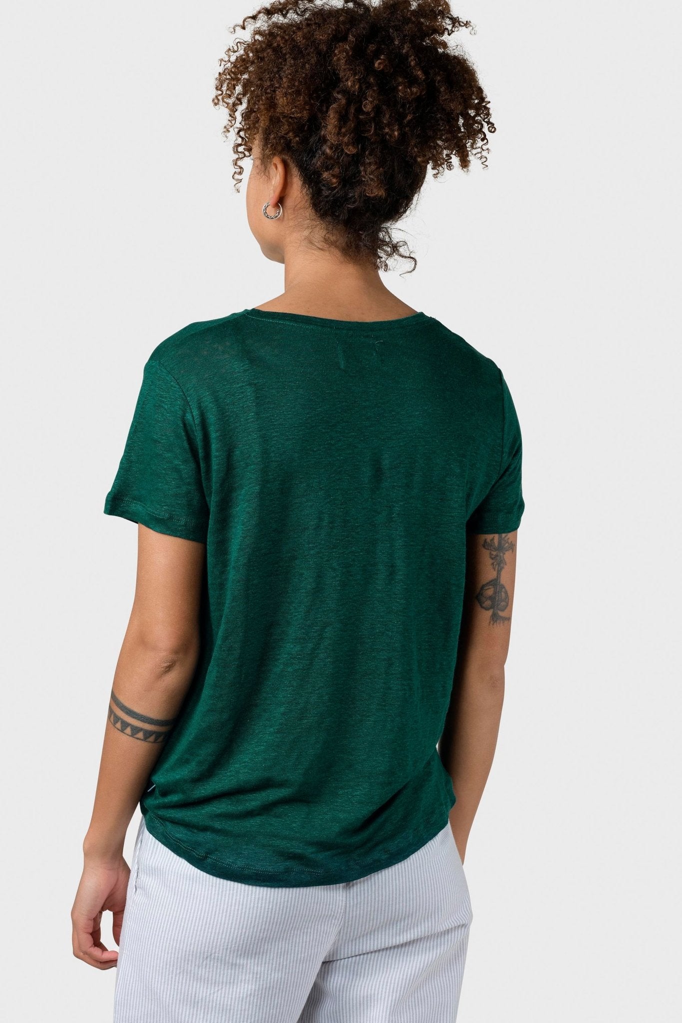KLITMOLLER COLLECTIVE - Rikke Linen Tee - Moss Green - BACKYARD