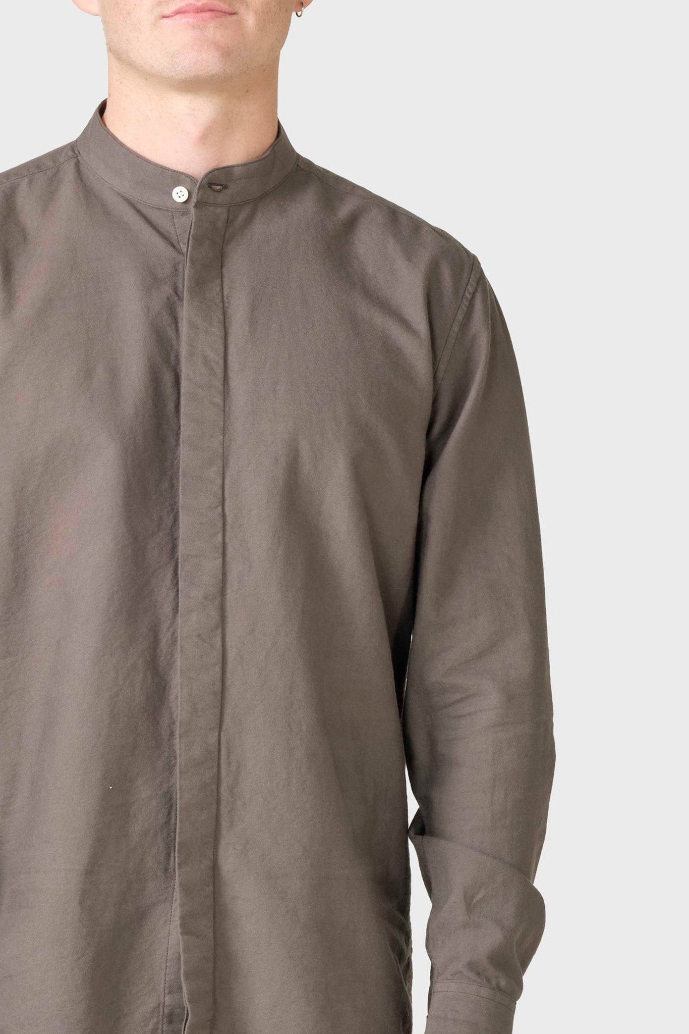 KLITMOLLER COLLECTIVE - Simon Shirt - Taupe - BACKYARD