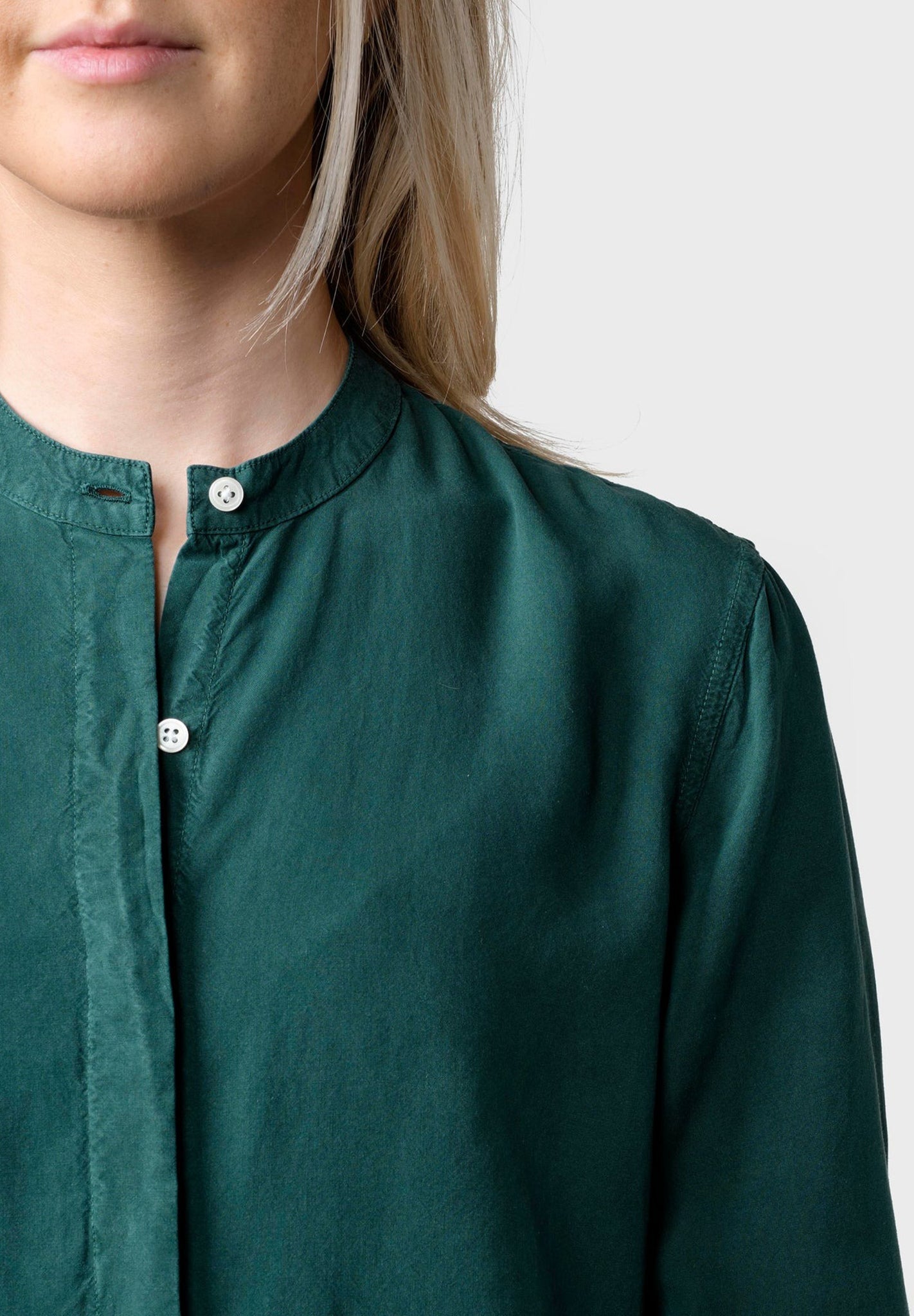 KLITMOLLER COLLECTIVE - Simone Shirt - Moss Green - BACKYARD