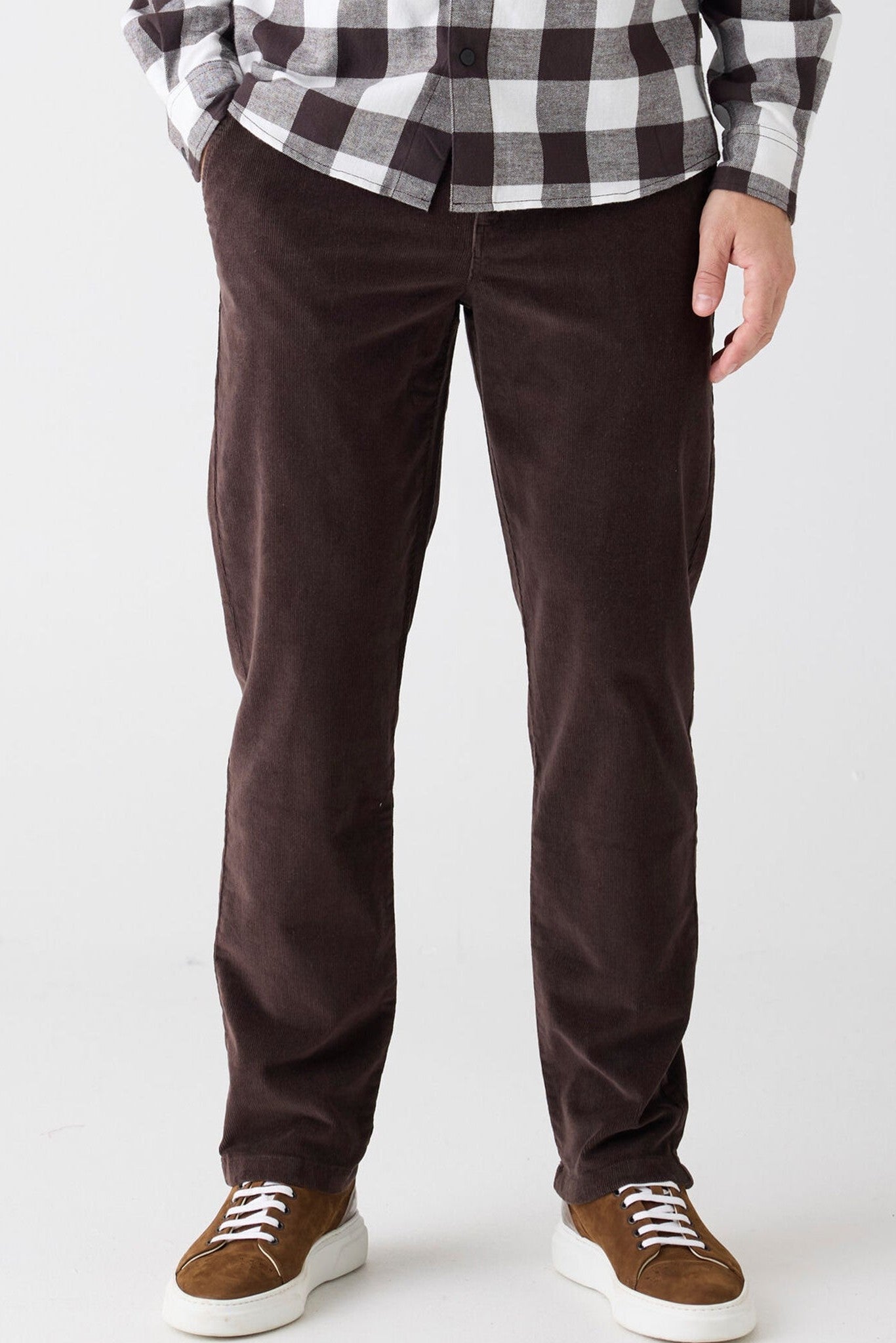 KNOWLEDGE COTTON - Chuck Fine Cord Chino Pants - Chocolate Torte - BACKYARD