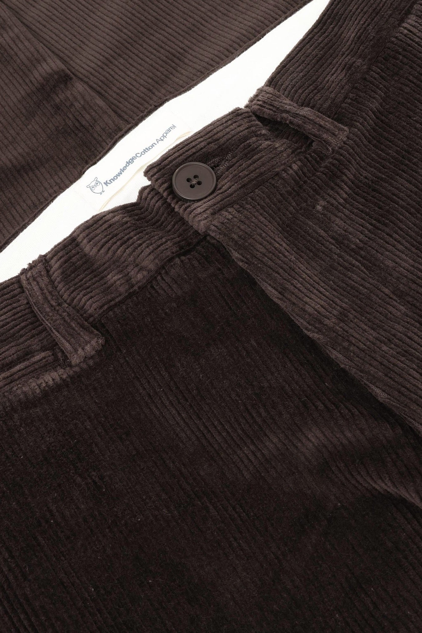 KNOWLEDGE COTTON - Chuck Regular Cord Chino Pants - Chocolate Torte - BACKYARD