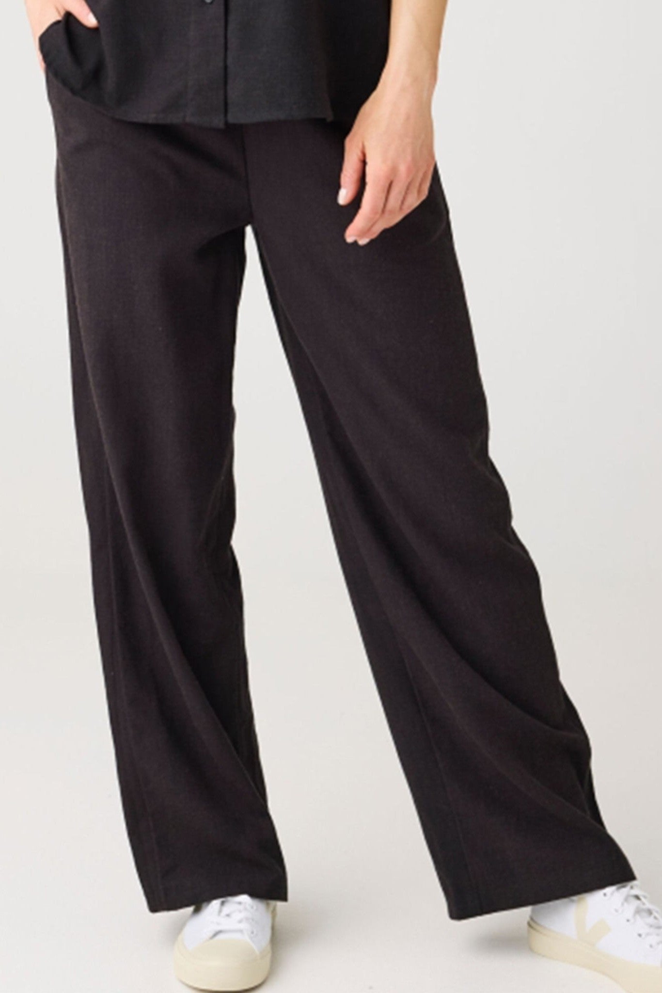 KNOWLEDGE COTTON - Posey Linen - Mix Pants - Black Jet - BACKYARD