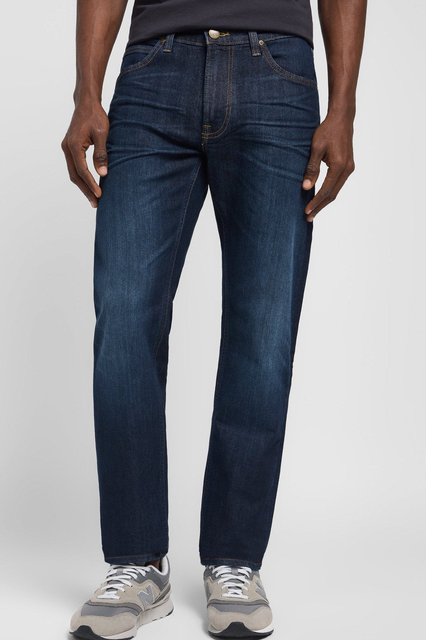 LEE - Daren - Strong Hand - BACKYARD