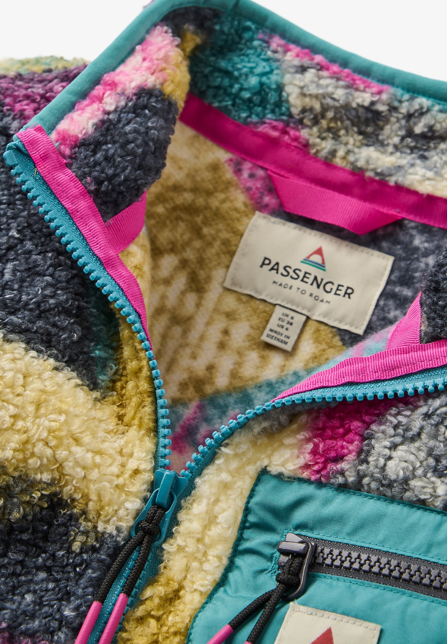 PASSENGER - Ravi Recycled Sherpa Fleece - Mosaic Mountain Charcoal - BACKYARD