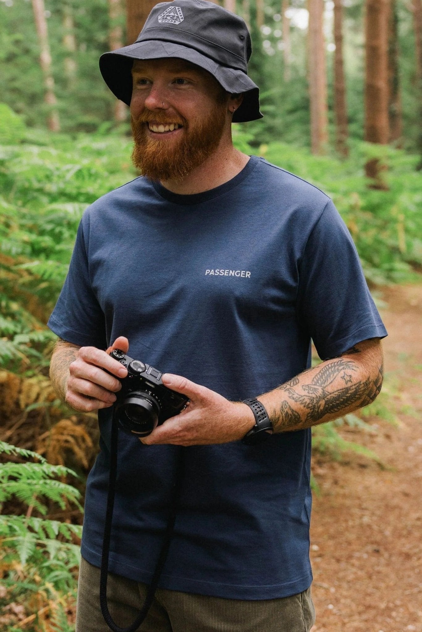 PASSENGER - Roamer Men's T-Shirt - Rich Navy - BACKYARD