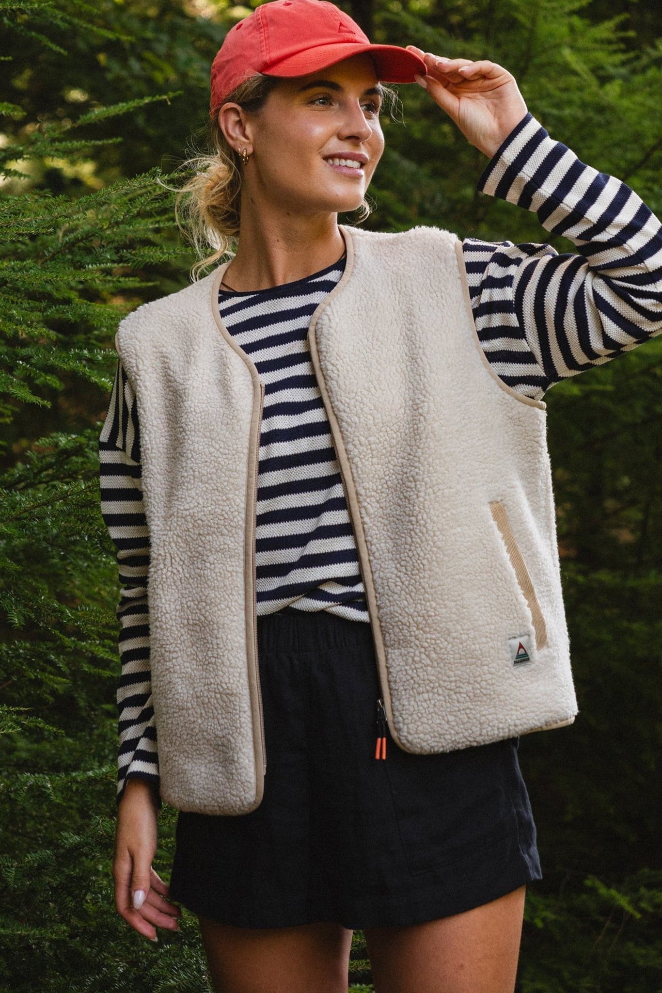 PASSENGER - Tawny Collarless Deep - Pile Sherpa Gilet - Oat - BACKYARD