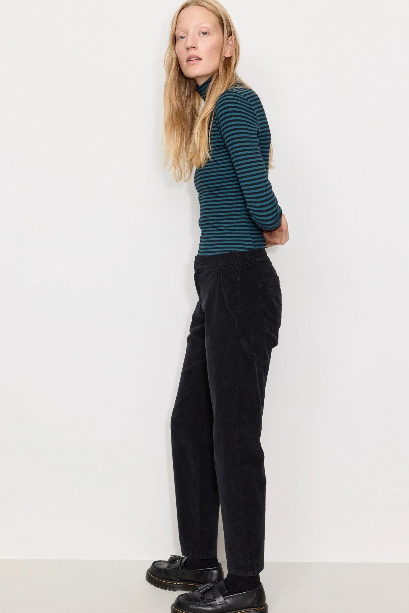 RECOLUTION - Calluna - Black - BACKYARD