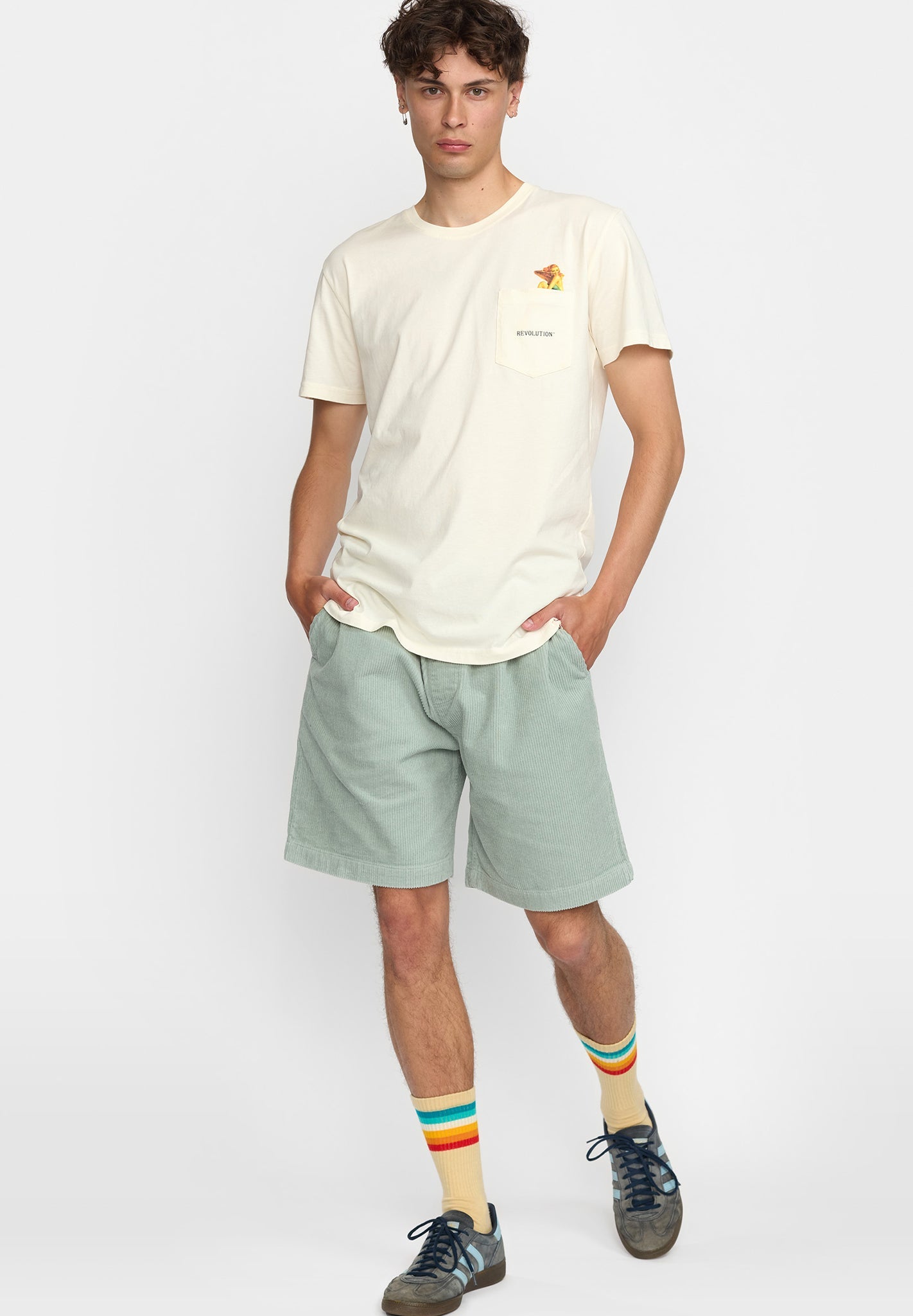 REVOLUTION - 4053 Long Casual Shorts - Lightgreen - BACKYARD