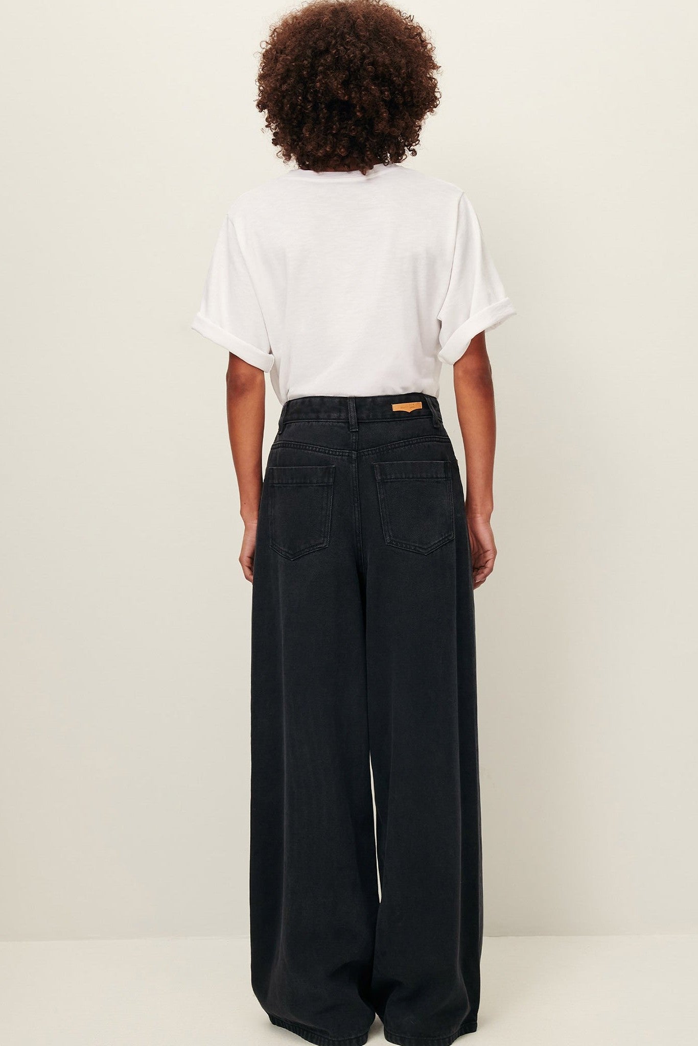 SESSUN - Dalt - Black - BACKYARD