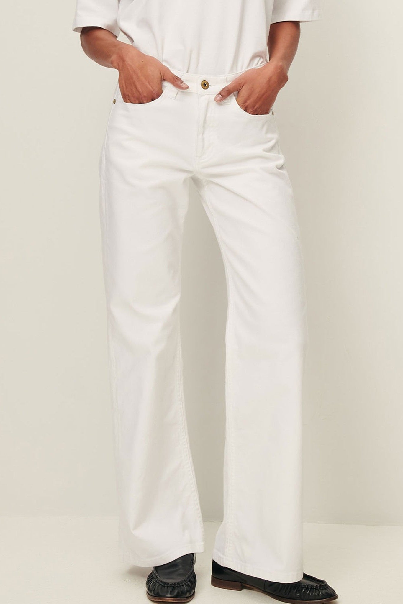 SESSUN - Vega - Optical White - BACKYARD