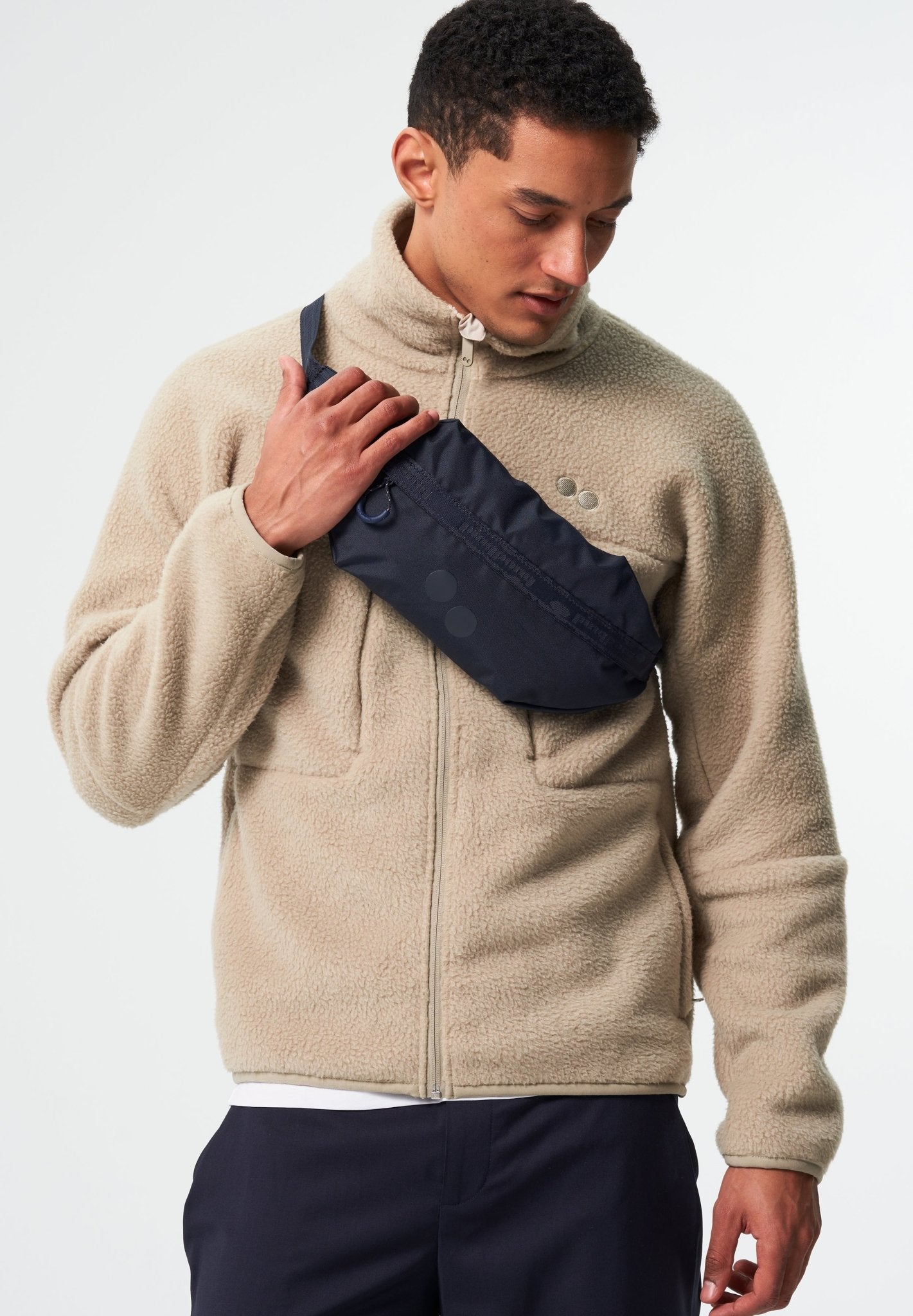 PINQPONQ - Brik Hipbag - Fjord Navy - BACKYARD