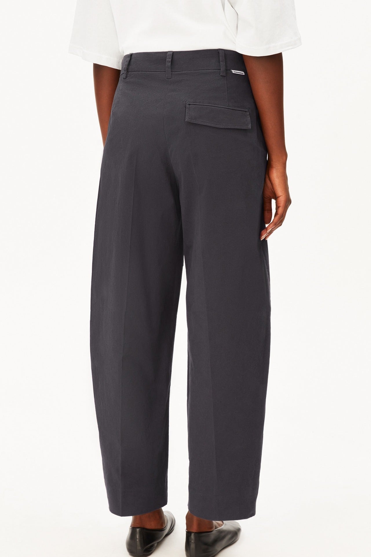 ARMEDANGELS-Barrel Leg Twill Pant-Dark Steel-BACKYARD