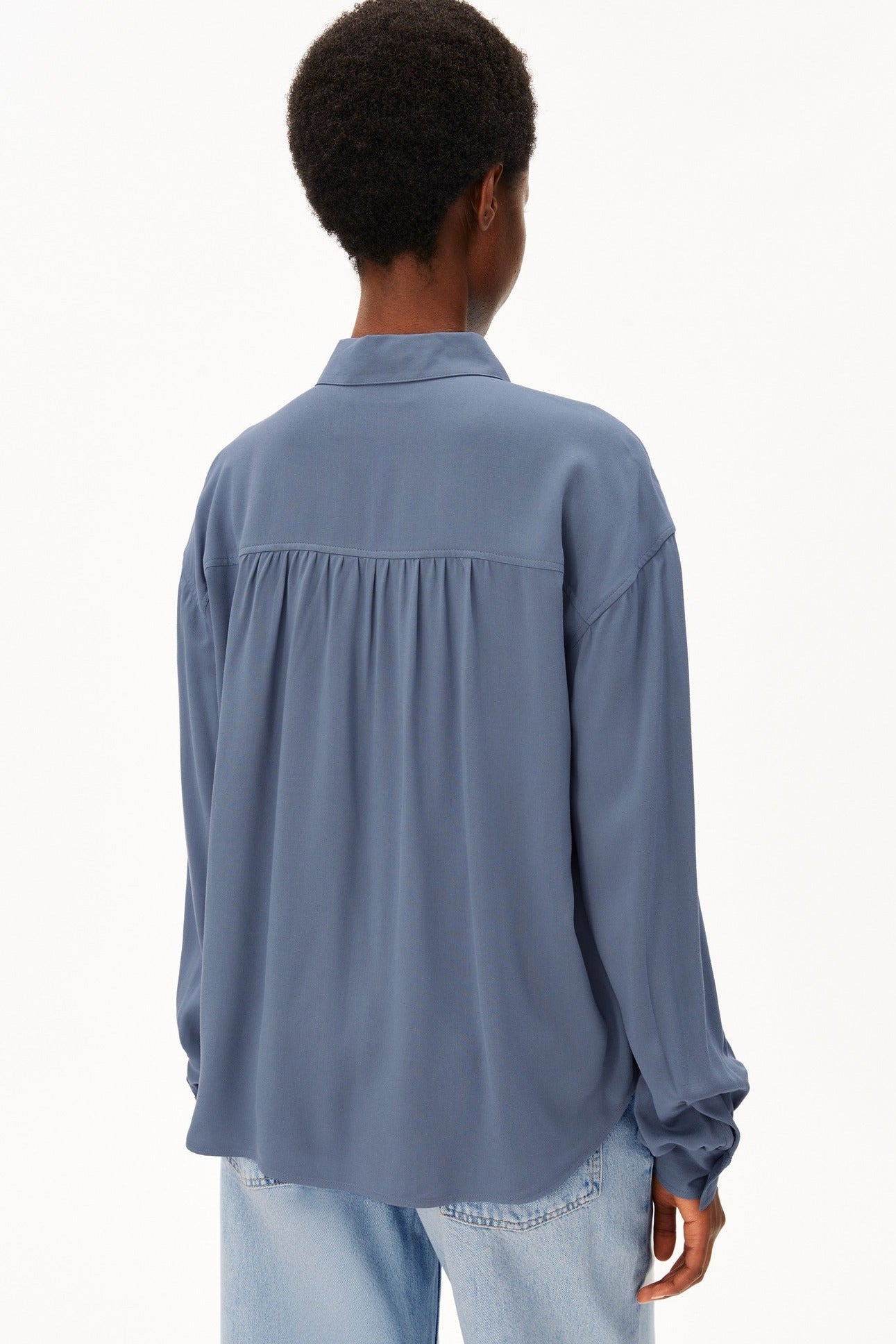 ARMEDANGELS-Efinaraa Ecovero Blouse-Dusty Moon-BACKYARD