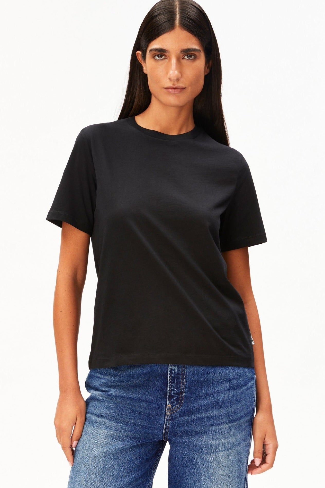 ARMEDANGELS-Lualaa T-Shirt-Black-BACKYARD