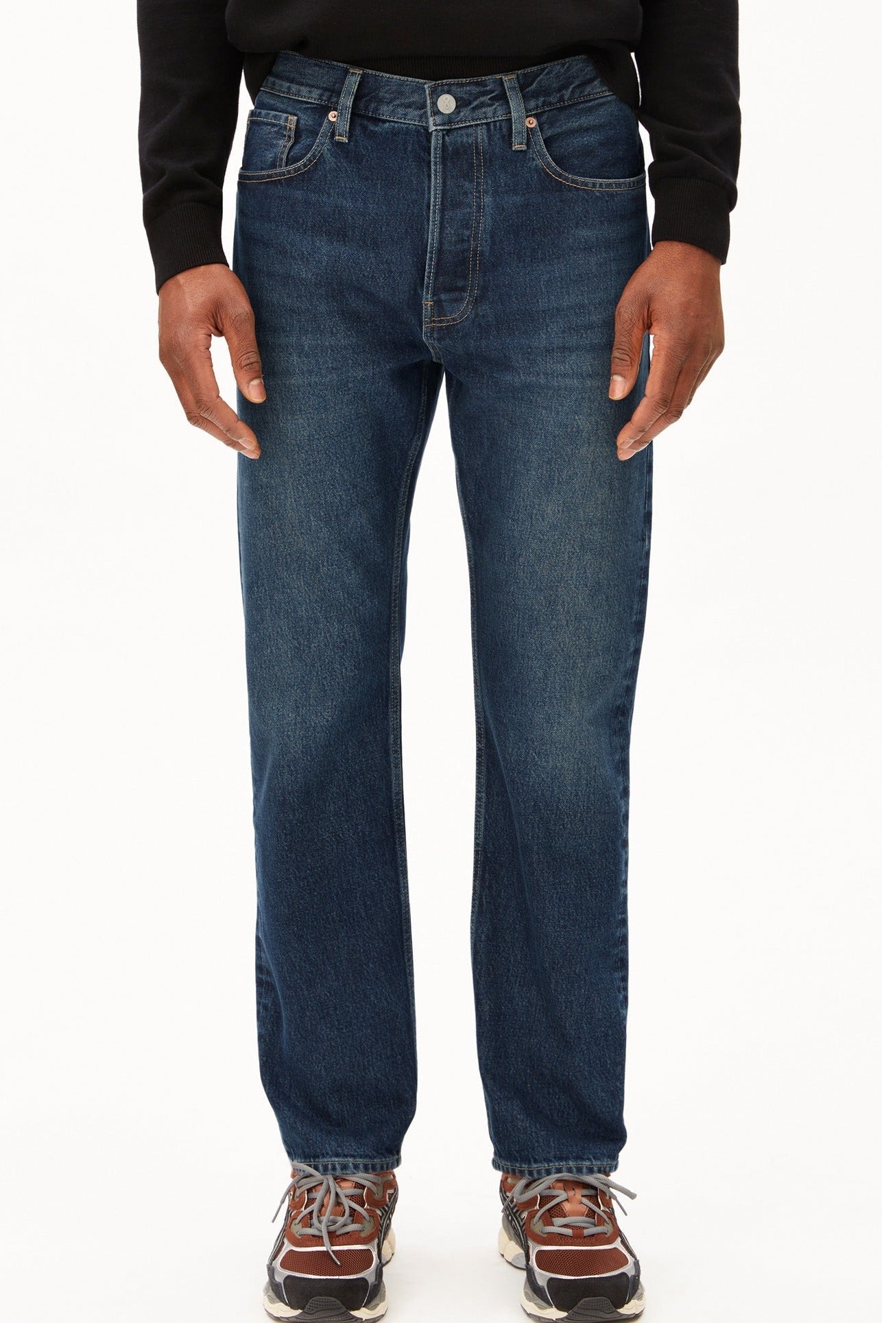ARMEDANGELS-Maadox Classic Straight Jeans-Moonstone-BACKYARD