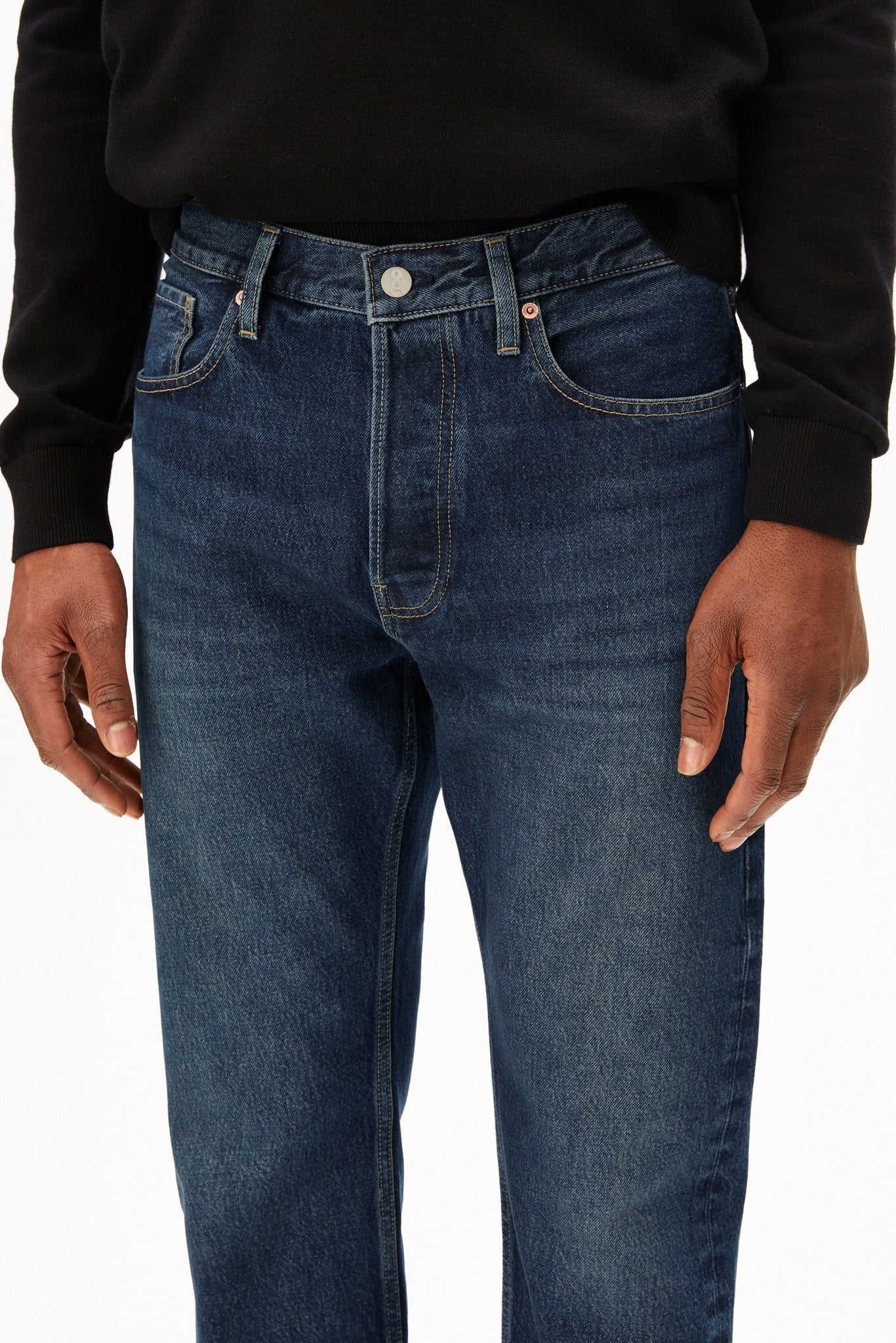 ARMEDANGELS-Maadox Classic Straight Jeans-Moonstone-BACKYARD