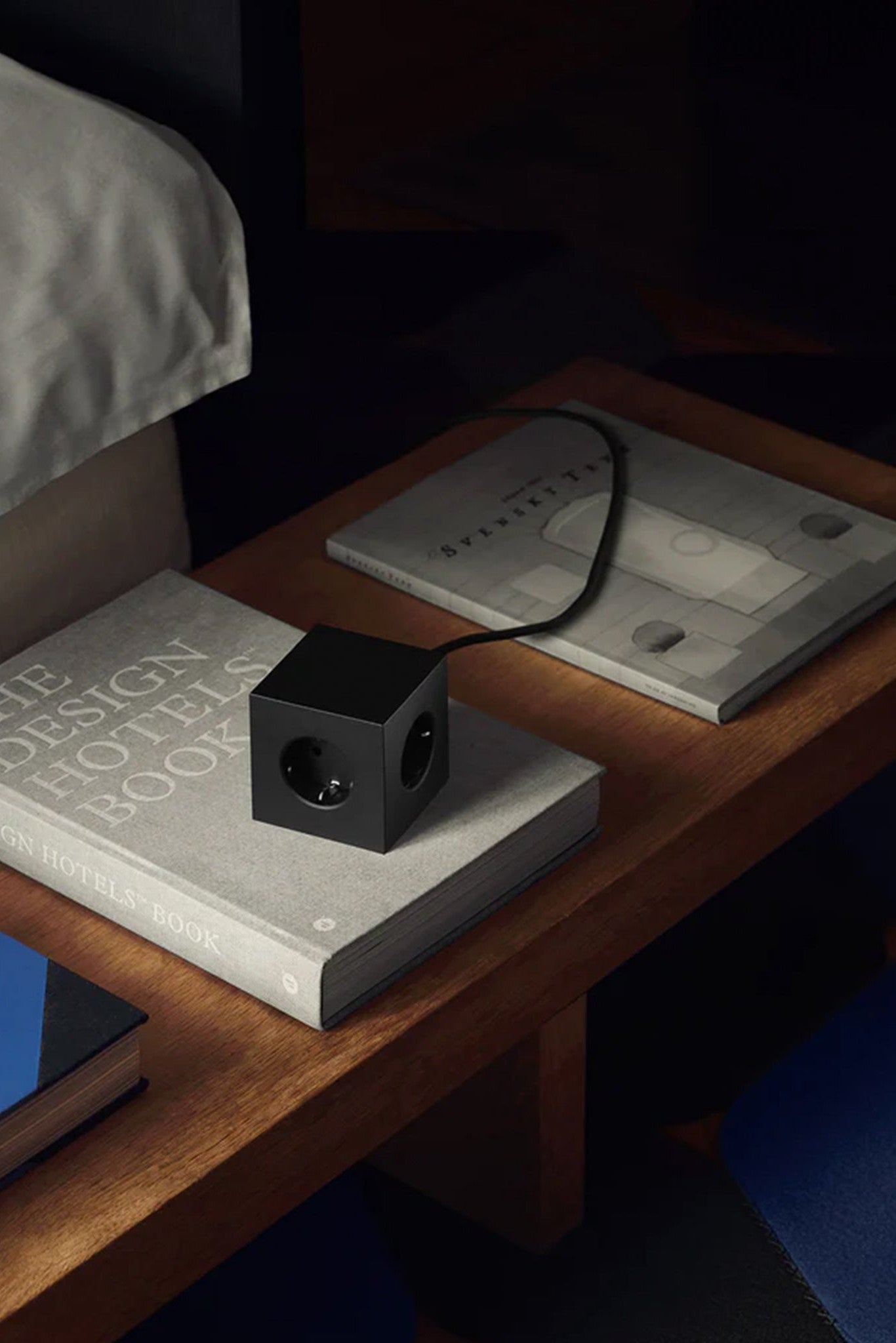 AVOLT - Square 1 USB - C & Magnet - Stockholm Black - BACKYARD