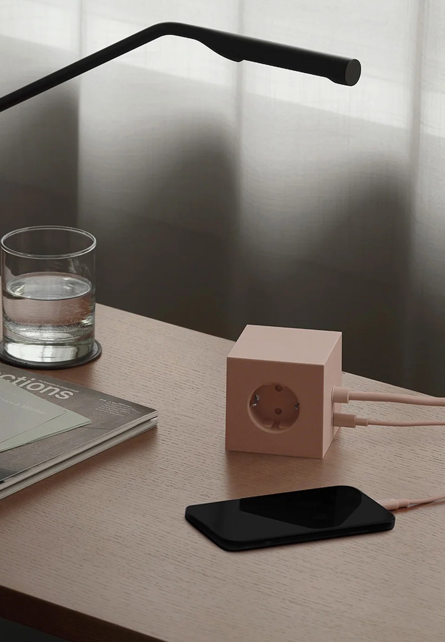 AVOLT - Square 1 USB - C & Magnet - New Pink - BACKYARD