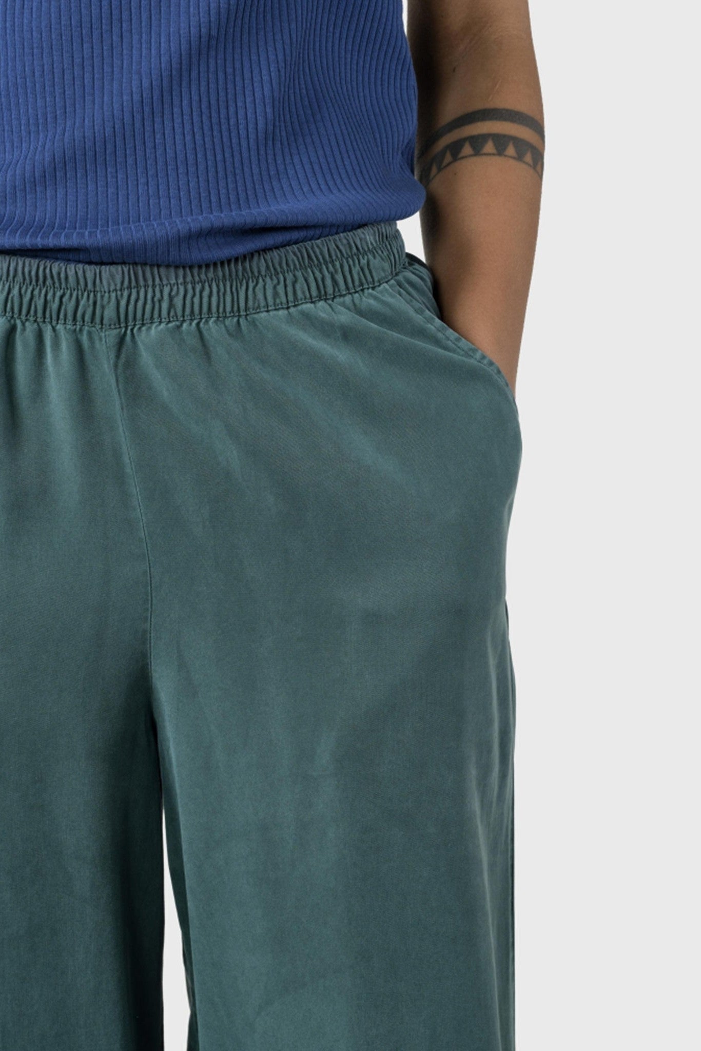 KLITMOLLER COLLECTIVE - Kaja Lyocell - Moss Green - BACKYARD