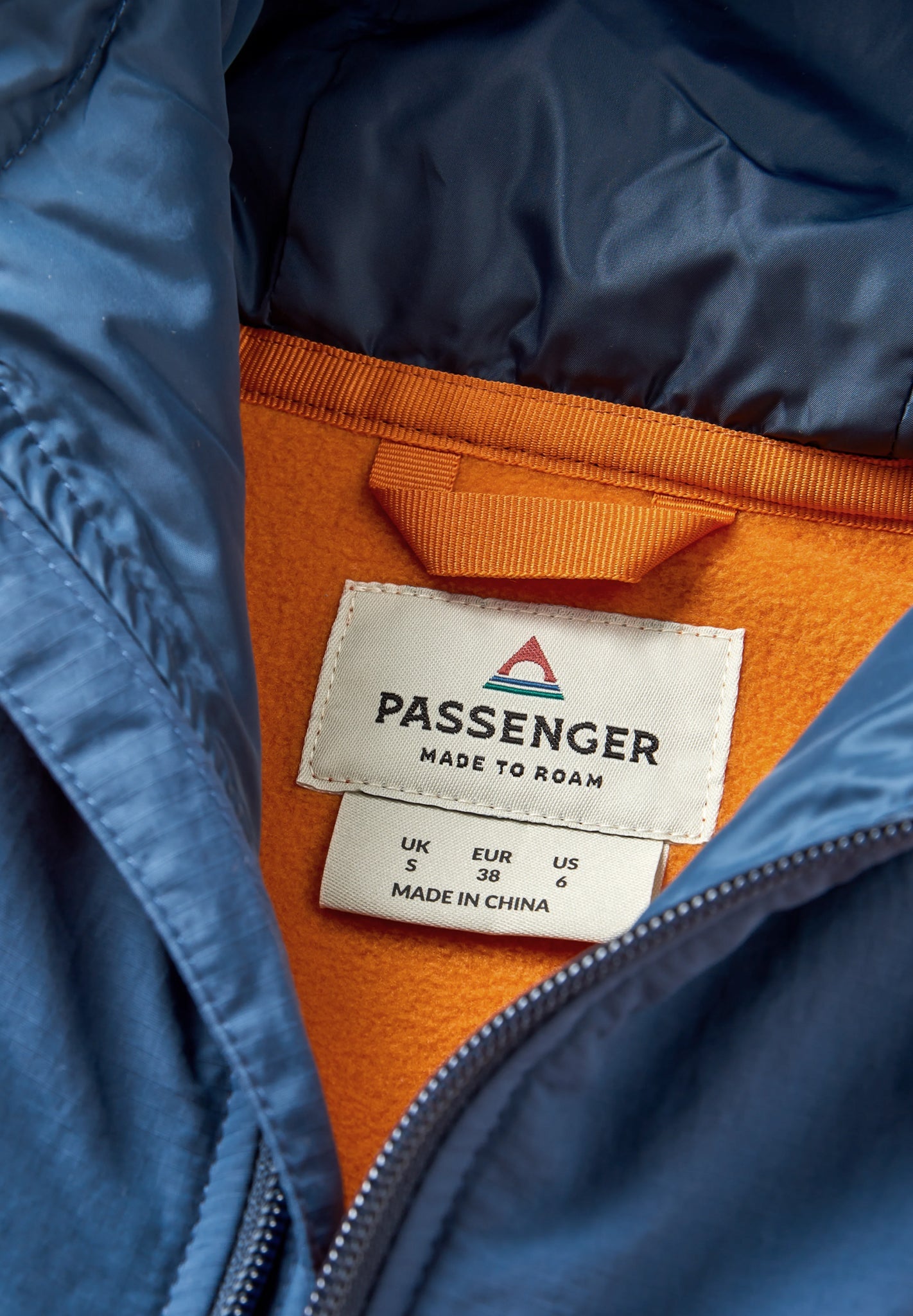 PASSENGER - Alexander 3.0 Recycled Hooded Polar Fleece - Sunrise Orange - BACKYARD
