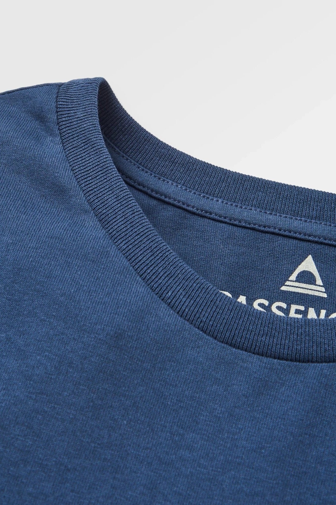 PASSENGER - Roamer Men's T-Shirt - Rich Navy - BACKYARD