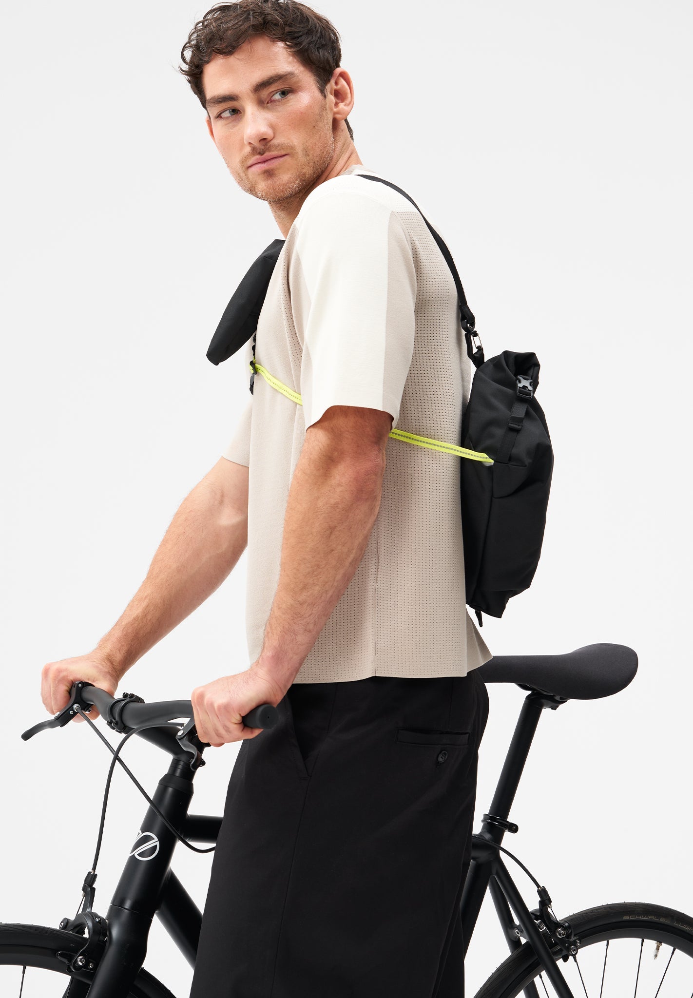 PINQPONQ - Aksel Hipbag - Rooted Black - BACKYARD