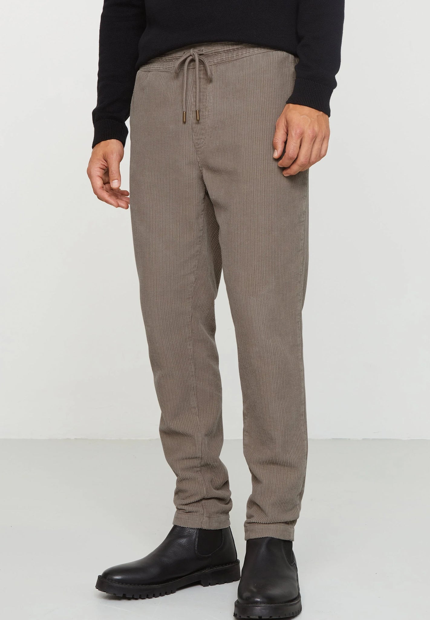 RECOLUTION - Cas - Hazel Brown - BACKYARD