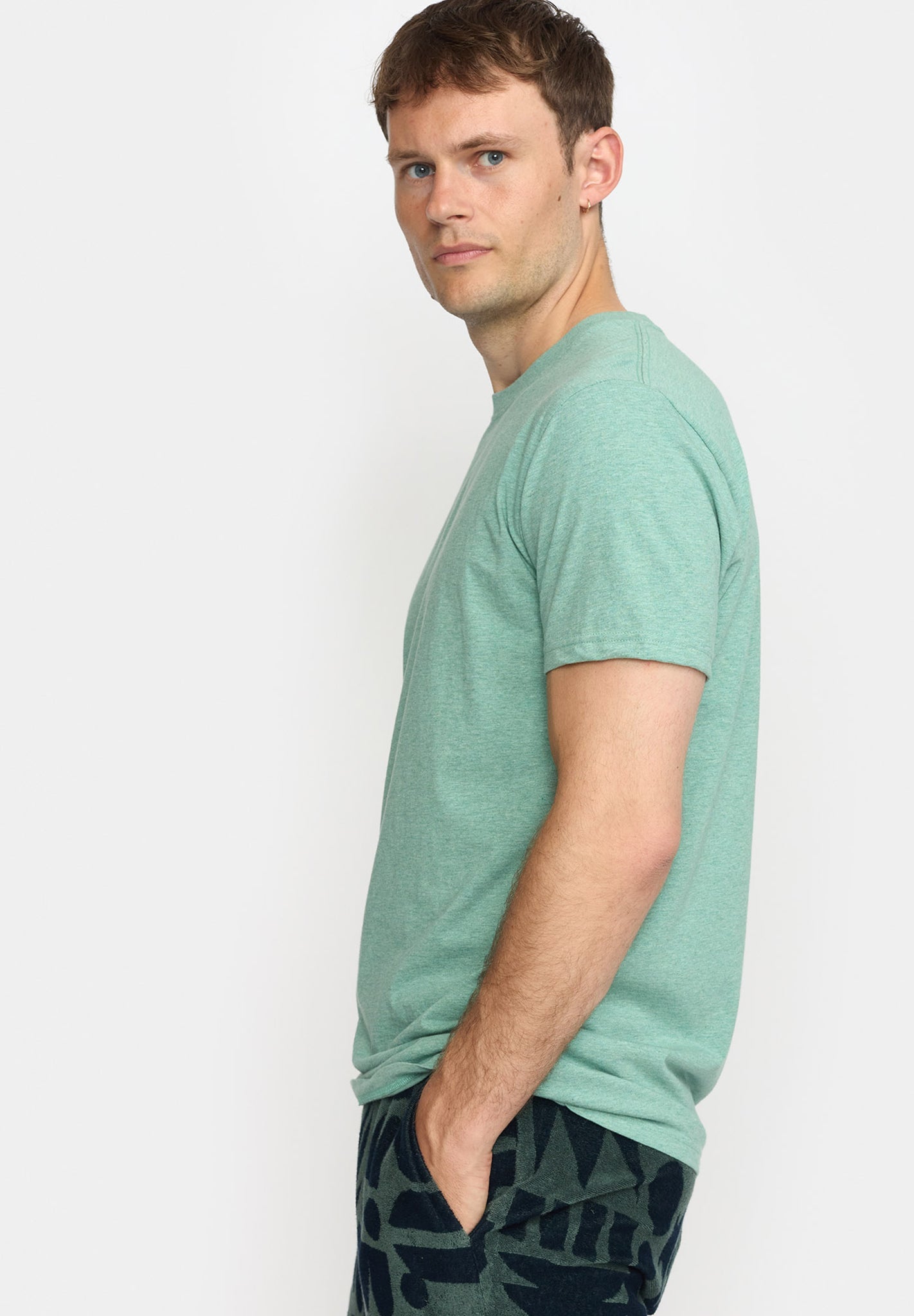 REVOLUTION - 1051 Regular T-Shirt - Green - BACKYARD