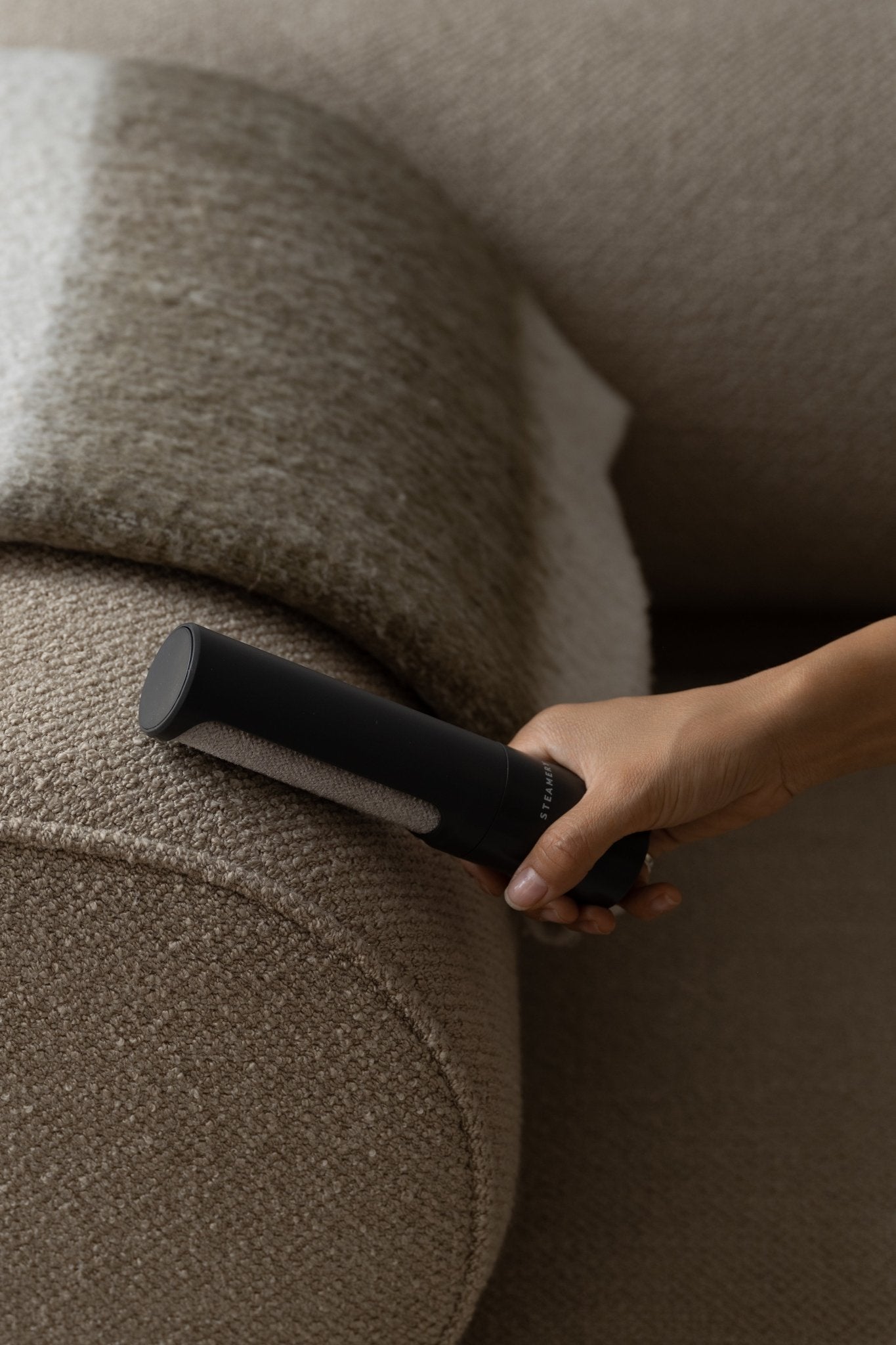 STEAMERY - Lint Brush - Dark Grey - BACKYARD