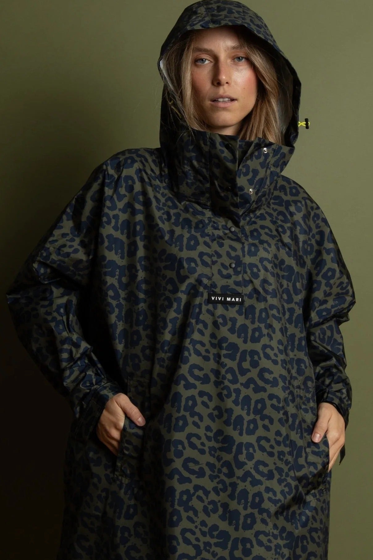 VIVI MARI-Raincoat Leo Splashes-Navy Olive-BACKYARD