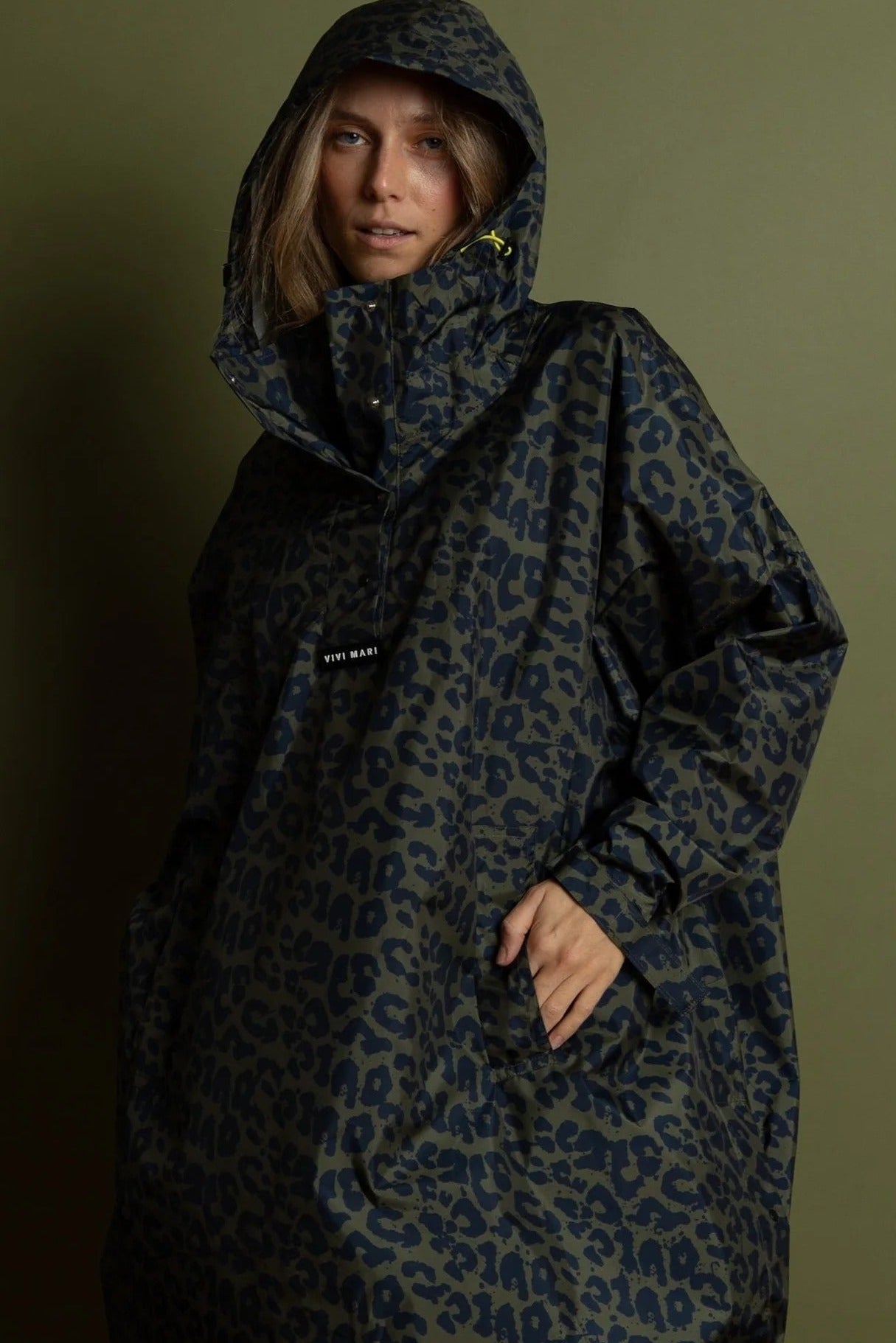 VIVI MARI-Raincoat Leo Splashes-Navy Olive-BACKYARD