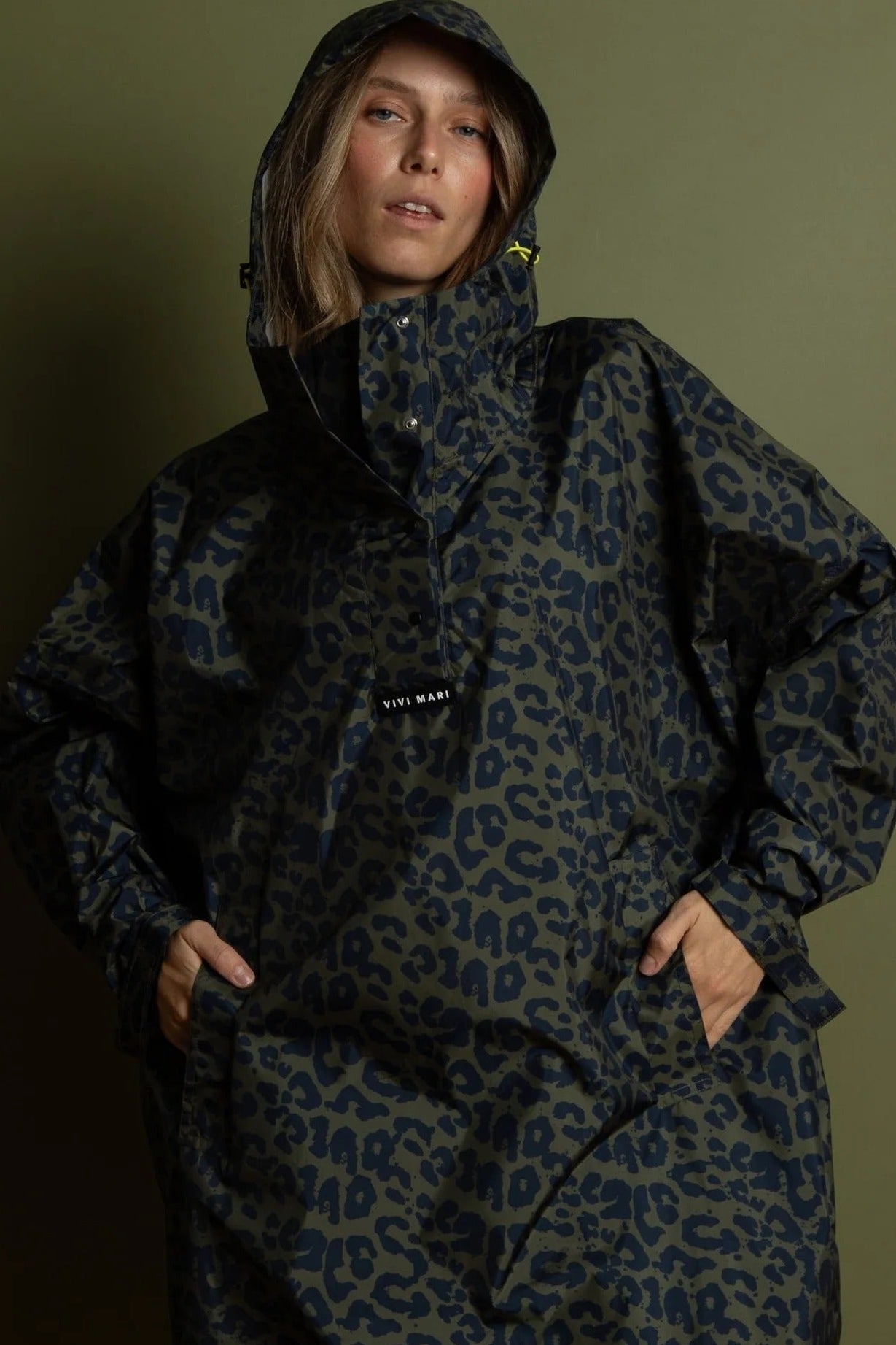 VIVI MARI-Raincoat Leo Splashes-Navy Olive-BACKYARD